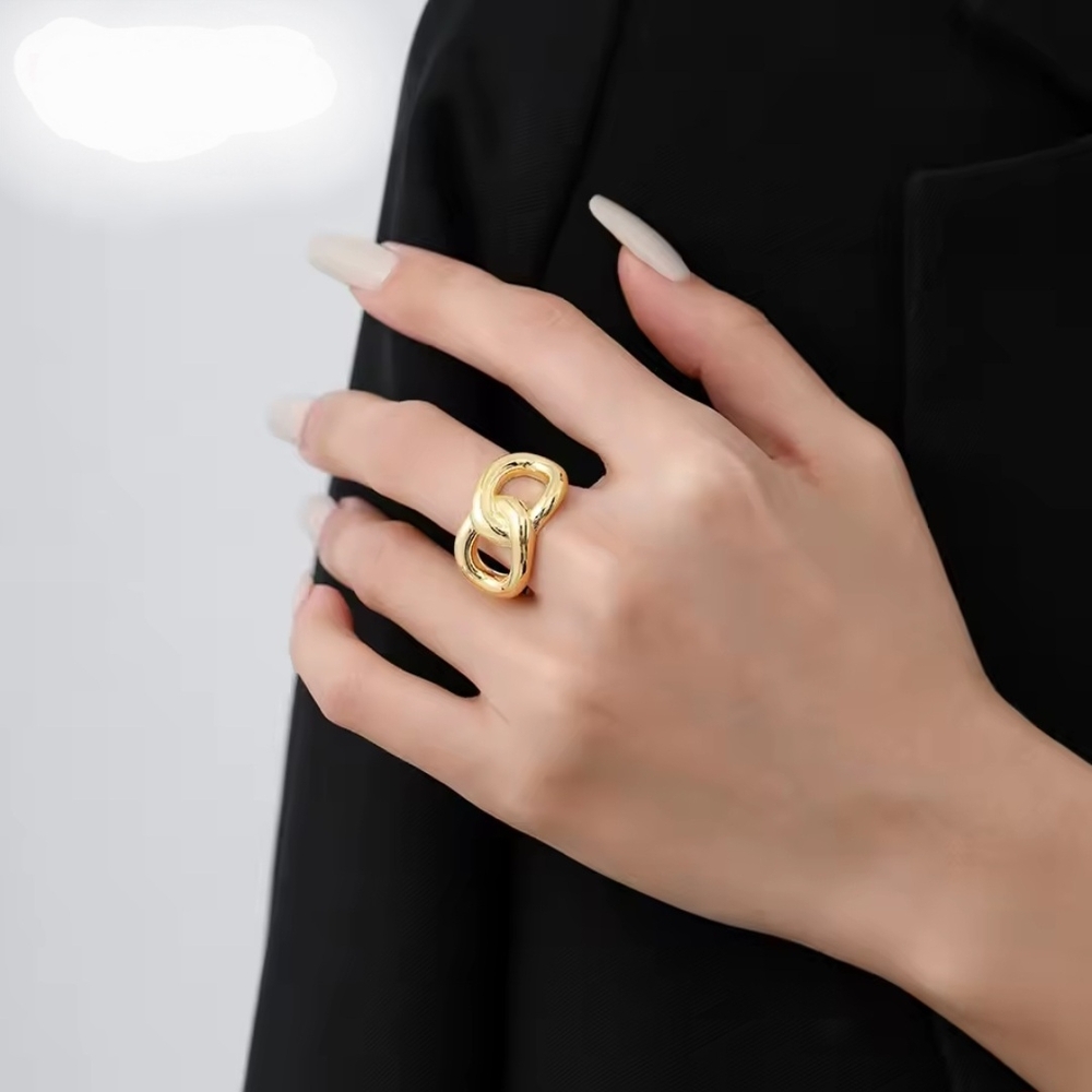 Contemporary Gold Interlocking Chain Ring - Picture 2 of 2